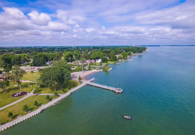 Aerial view of the waterfront near Tecumseh in Windsor-Essex
